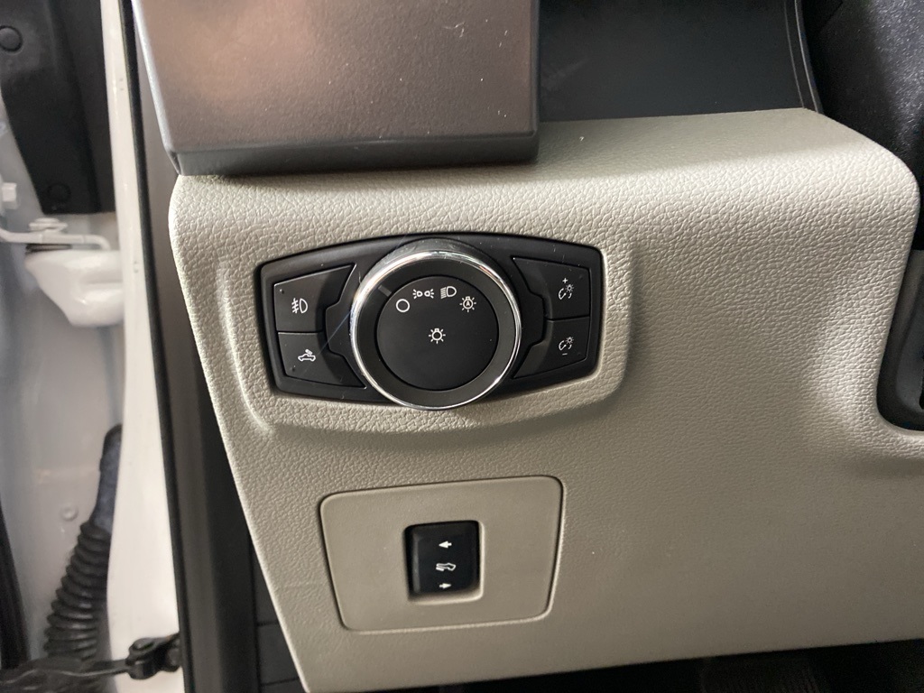 2017 Ford F-150 XLT photo 13