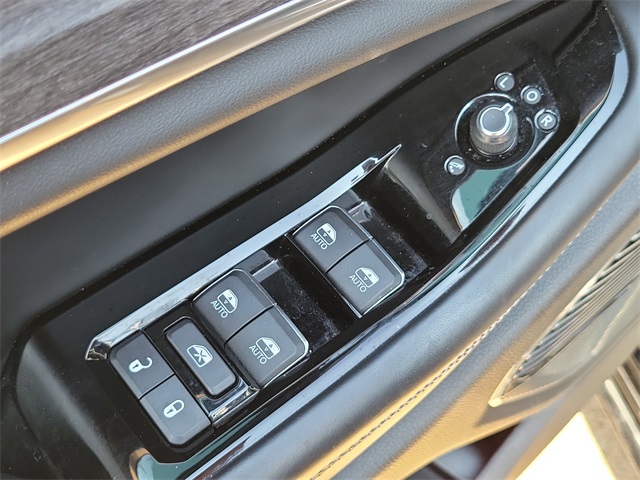 2021 Jeep Grand Cherokee Overland photo 20