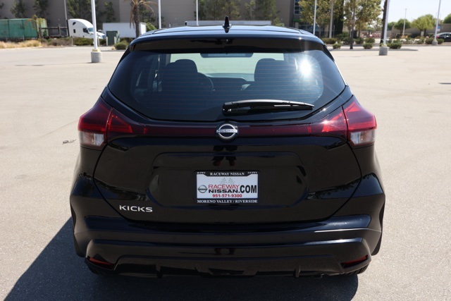2025 Nissan Kicks Play S photo 4