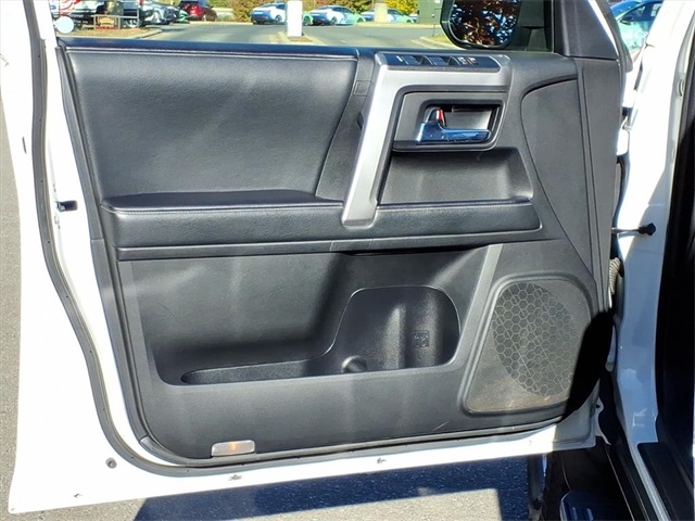 2020 Toyota 4Runner SR5 Premium photo 4