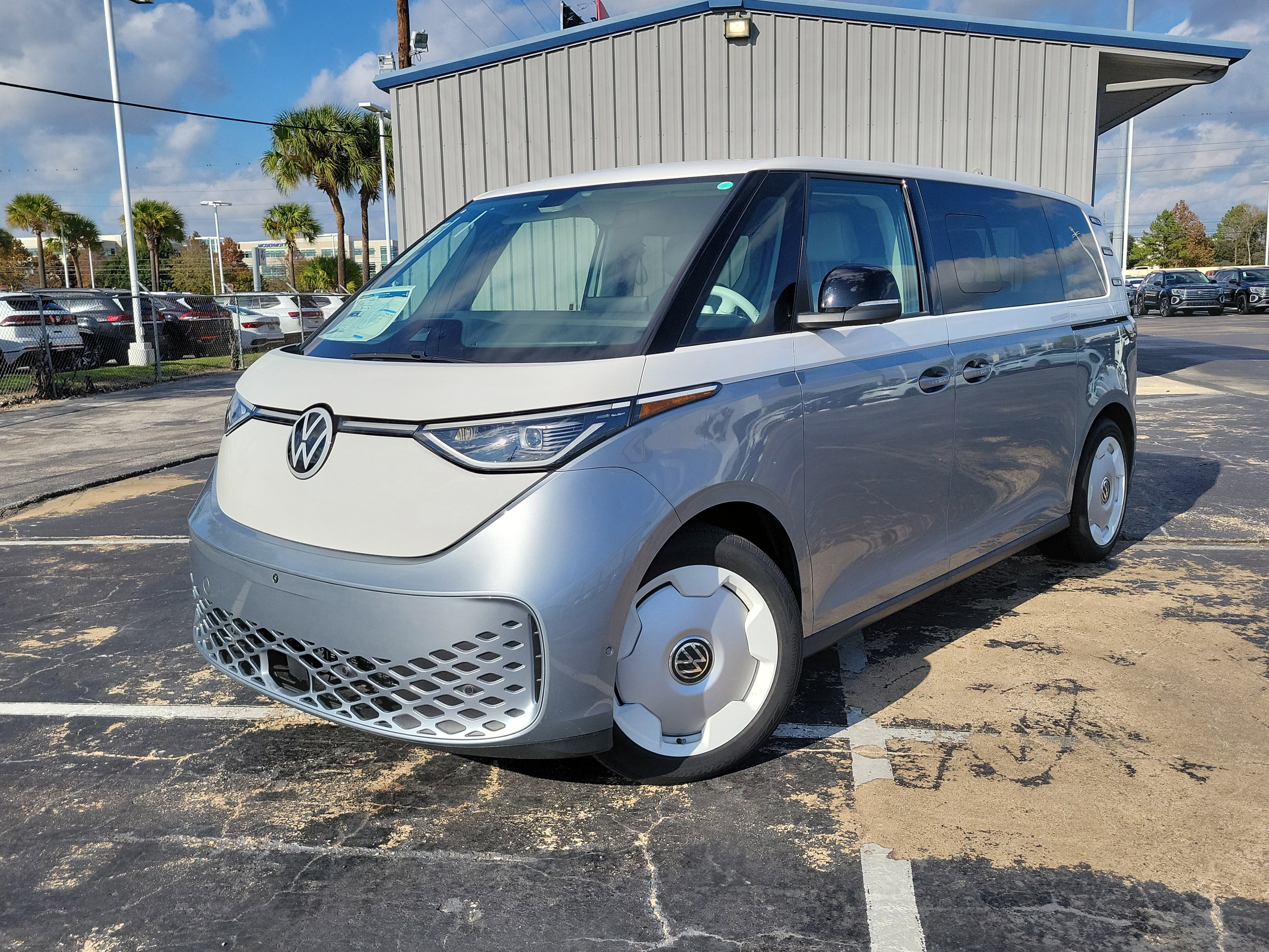 2025 Volkswagen ID. Buzz 1st Edition's photo