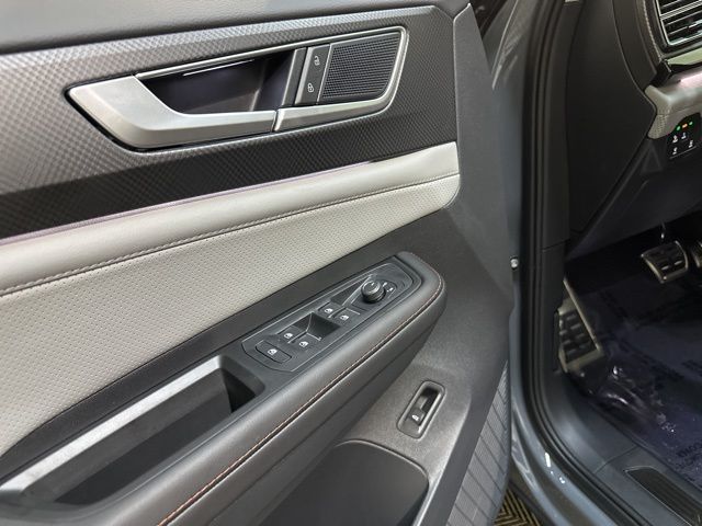 2025 Volkswagen Atlas Peak Edition SE photo 10