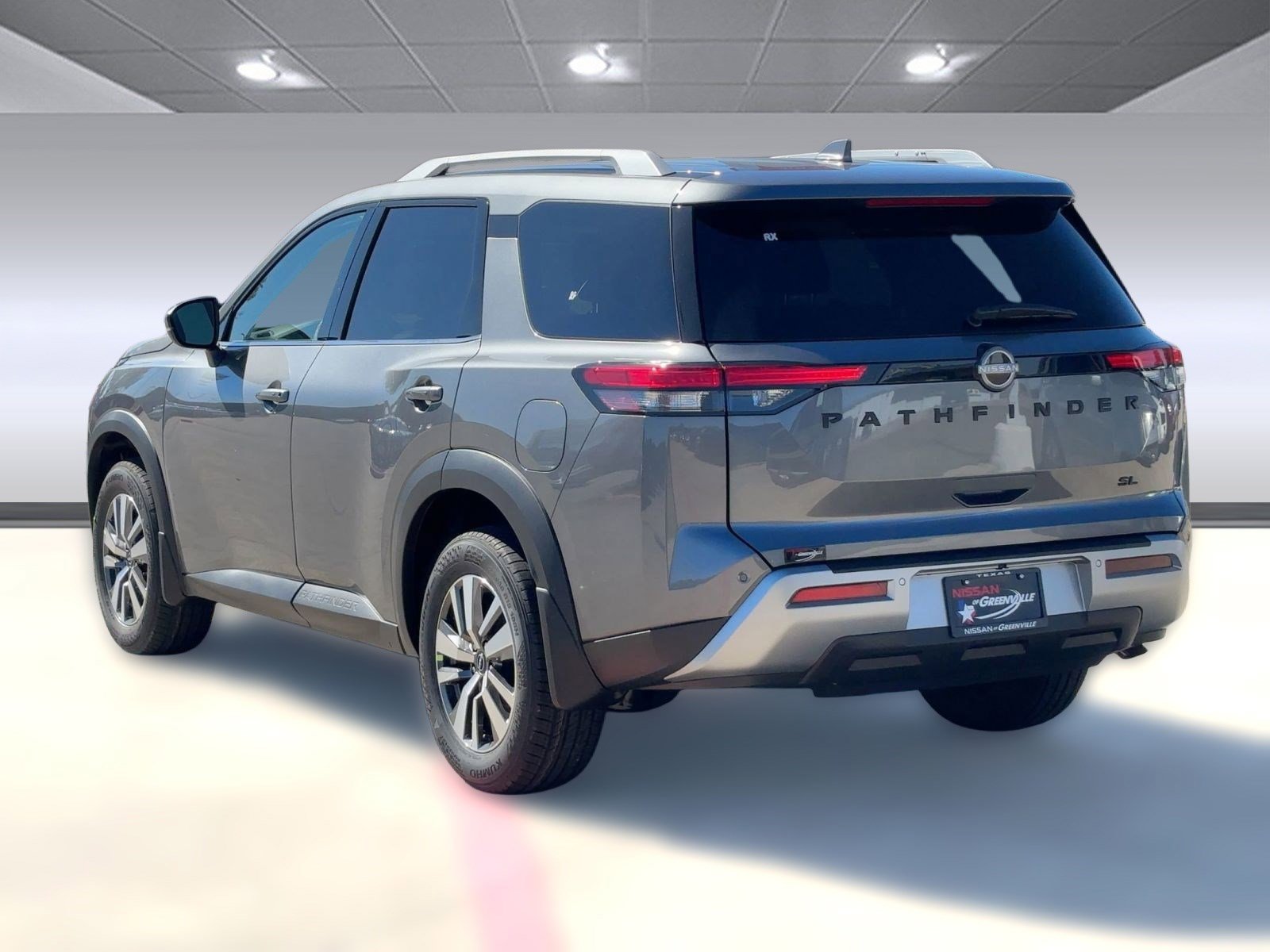 2025 Nissan Pathfinder SL photo 2