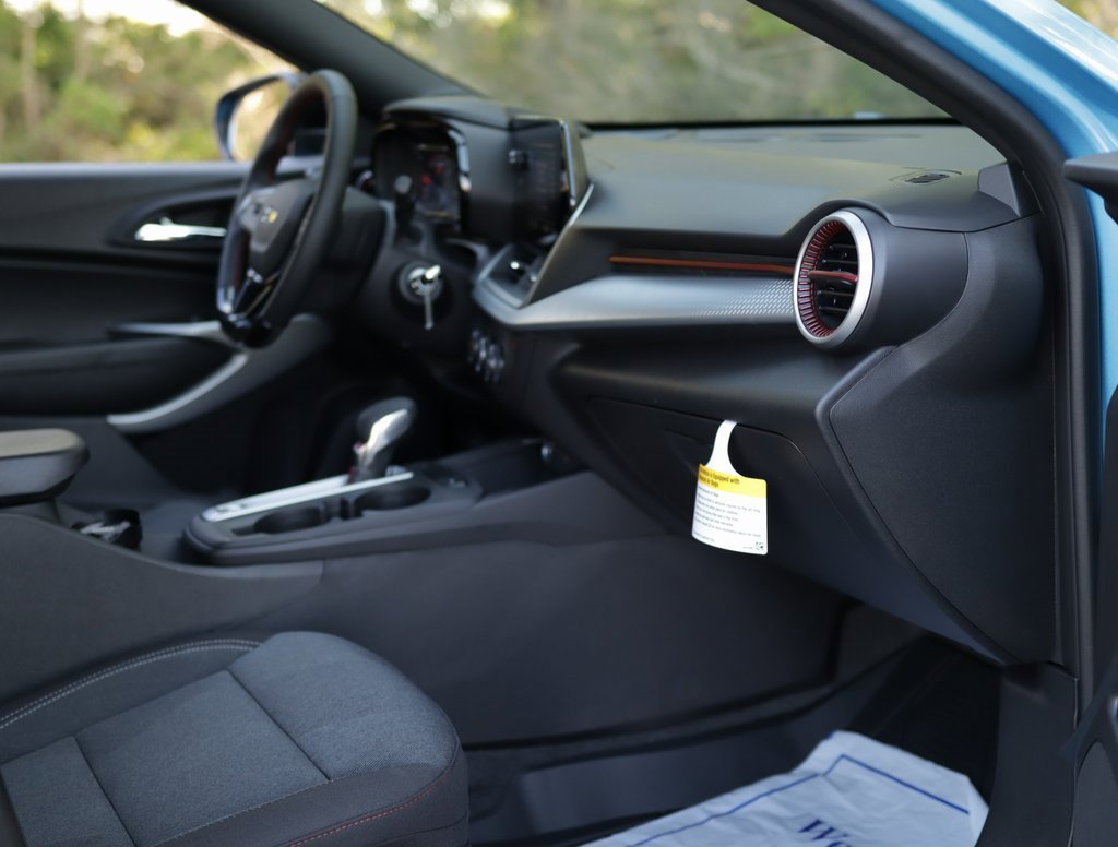 2025 Chevrolet Trax photo 24