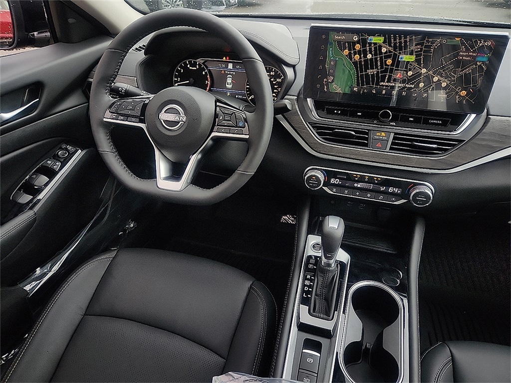 2025 Nissan Altima SL photo 8