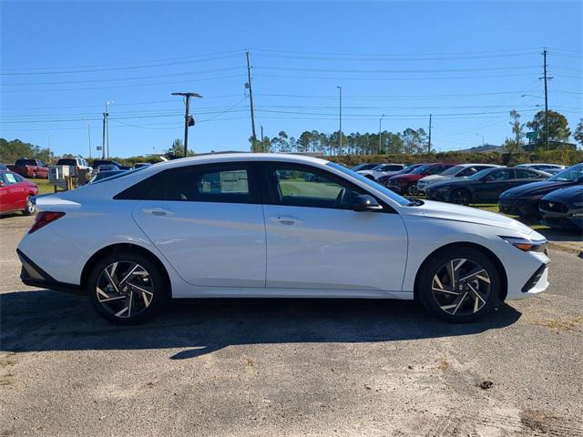 2025 Hyundai Elantra SEL Sport photo 4