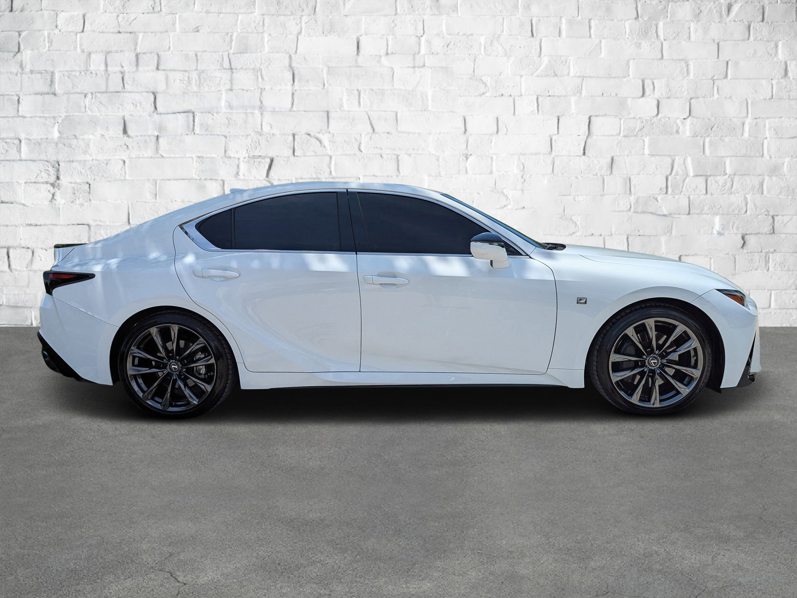 2022 Lexus IS F SPORT photo 3