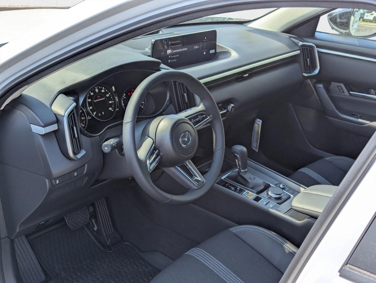 2025 Mazda CX-50 2.5 Select photo 3
