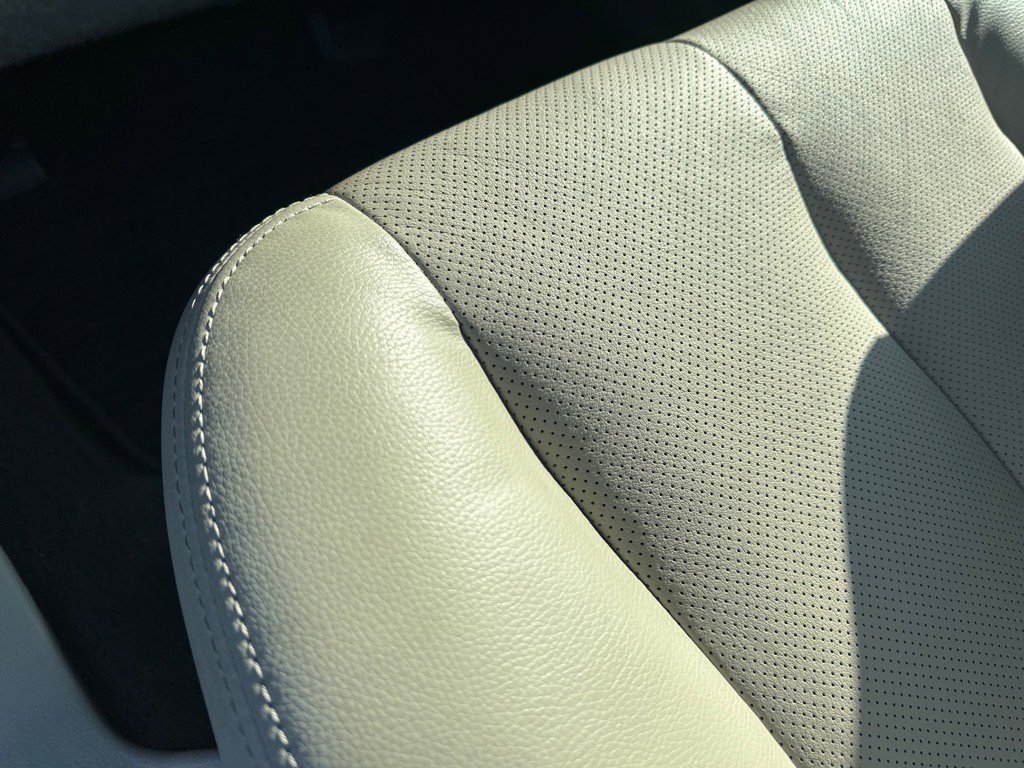 2014 Subaru Legacy 2.5i Limited photo 12