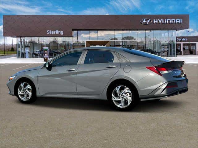 2025 Hyundai Elantra SEL Sport photo 4