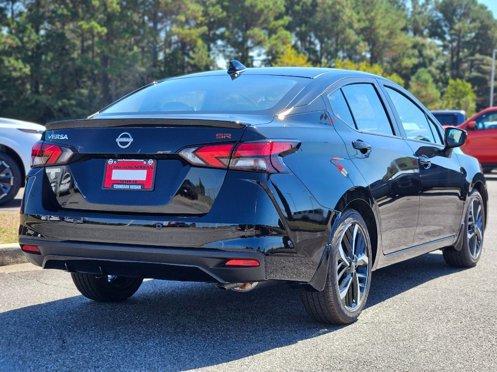 2025 Nissan Versa SR photo 6