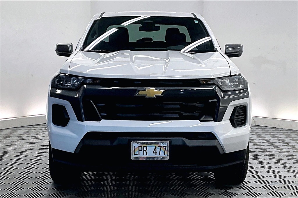 2024 Chevrolet Colorado LT photo 2