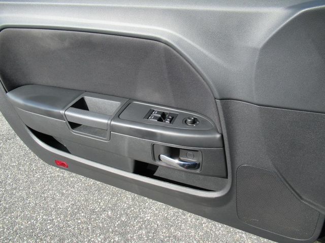 2014 Dodge Challenger R/T photo 22