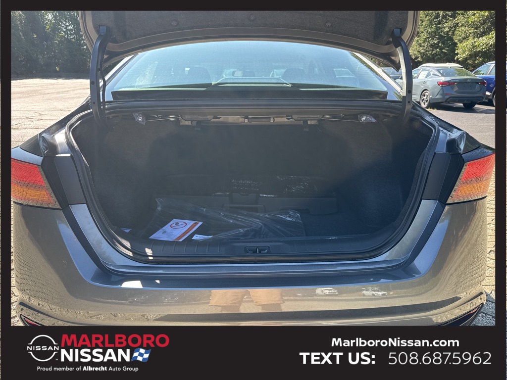 2025 Nissan Altima SV photo 13