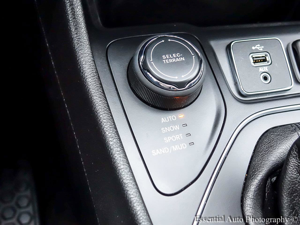 2019 JEEP CHEROKEE - Image 15