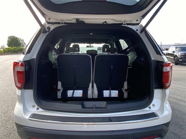 2018 Ford Explorer XLT photo 4