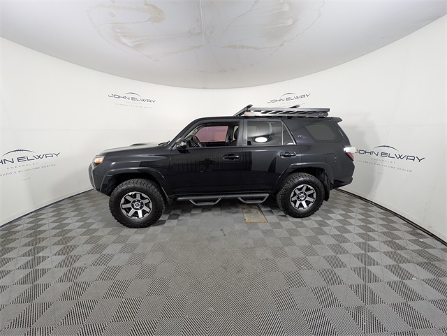 2019 Toyota 4Runner TRD Off-Road Premium photo 2