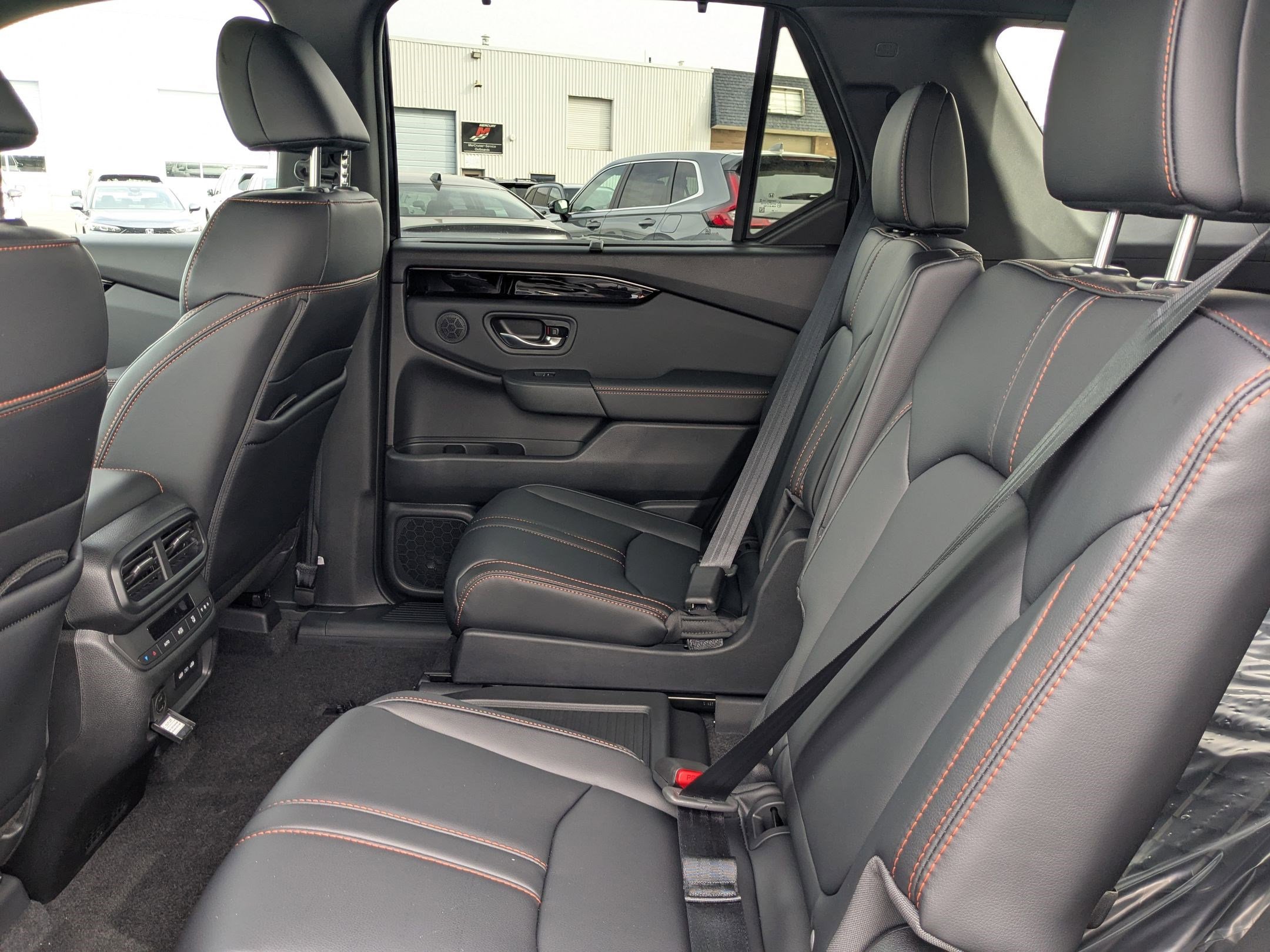 2025 Honda Pilot TrailSport photo 13