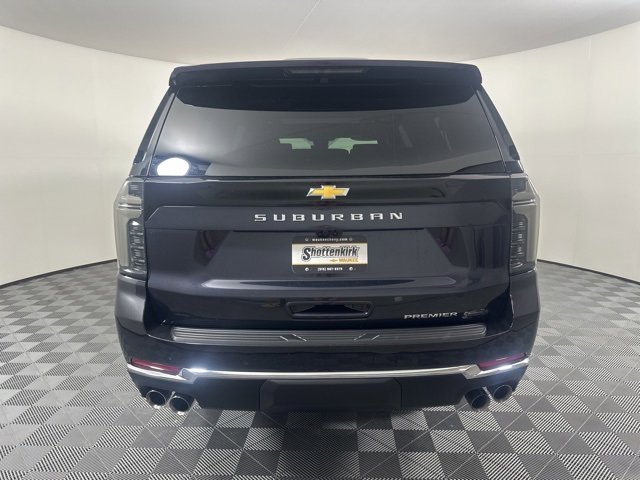 2025 Chevrolet Suburban Premier photo 2