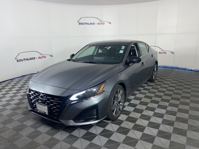 2024 Nissan Altima SR photo 3