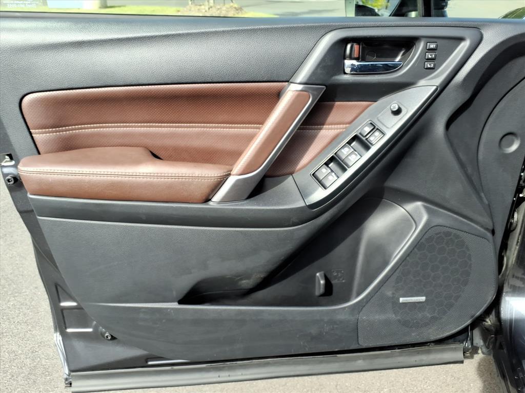 2018 Subaru Forester Touring photo 5