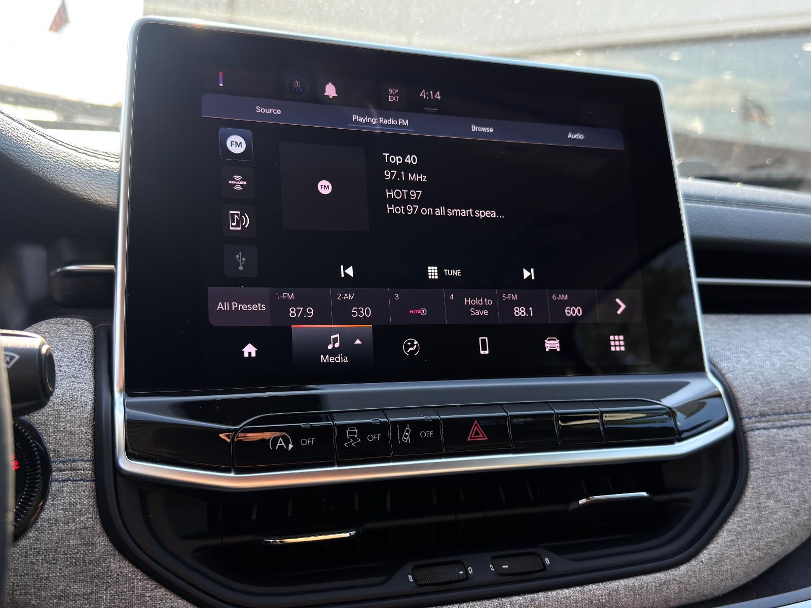 2022 Jeep Compass Latitude photo 18