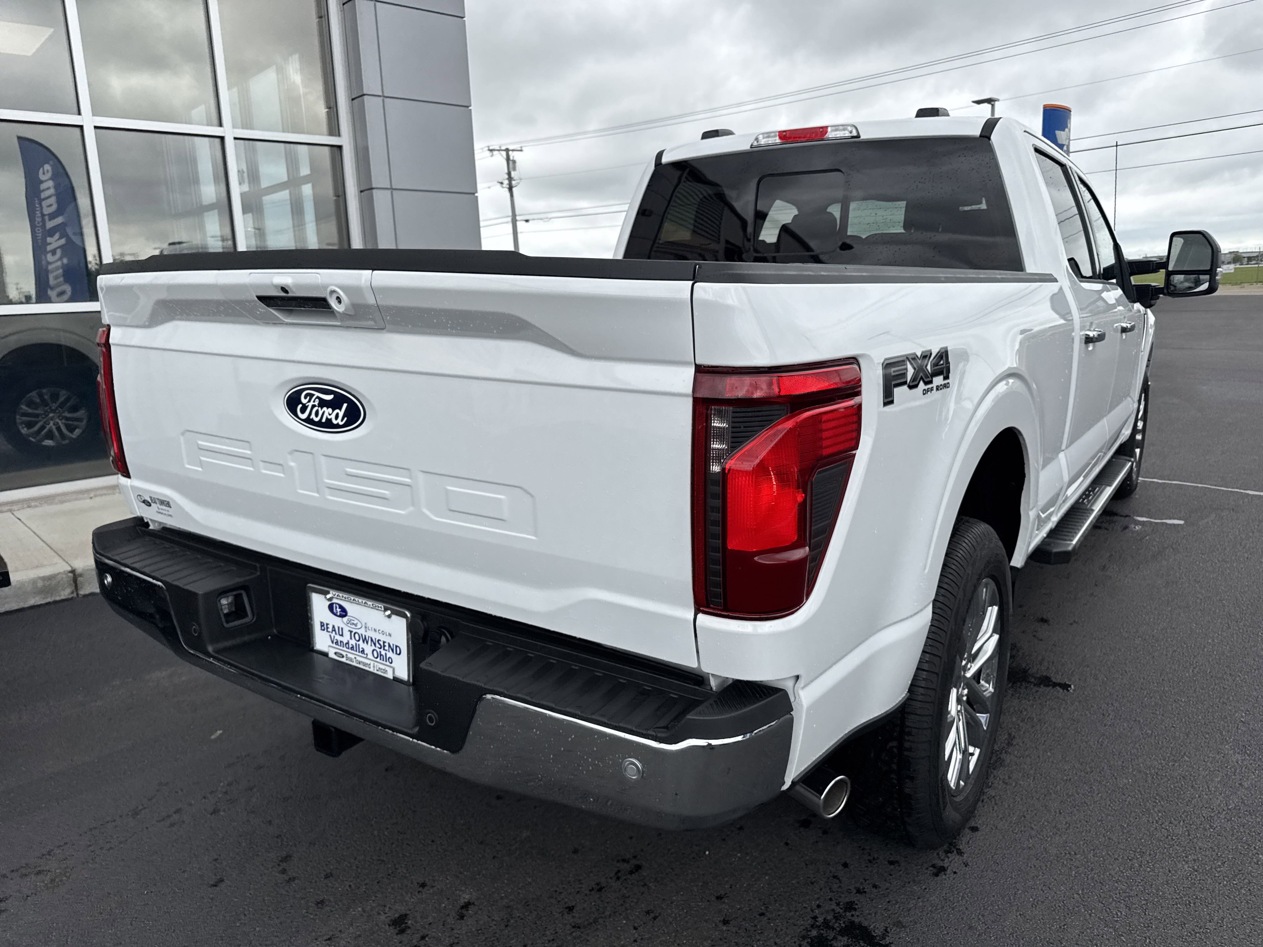 2024 Ford F-150 XLT photo 3