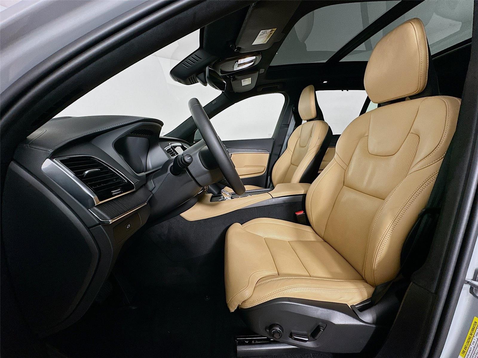 2025 Volvo XC90 photo 22