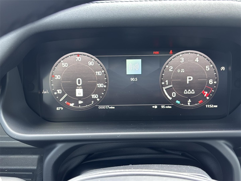 2025 Land Rover Defender 110 X-Dynamic SE photo 17