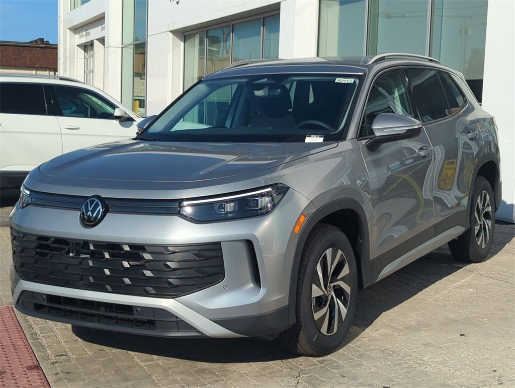 2025 Volkswagen Tiguan S photo 4