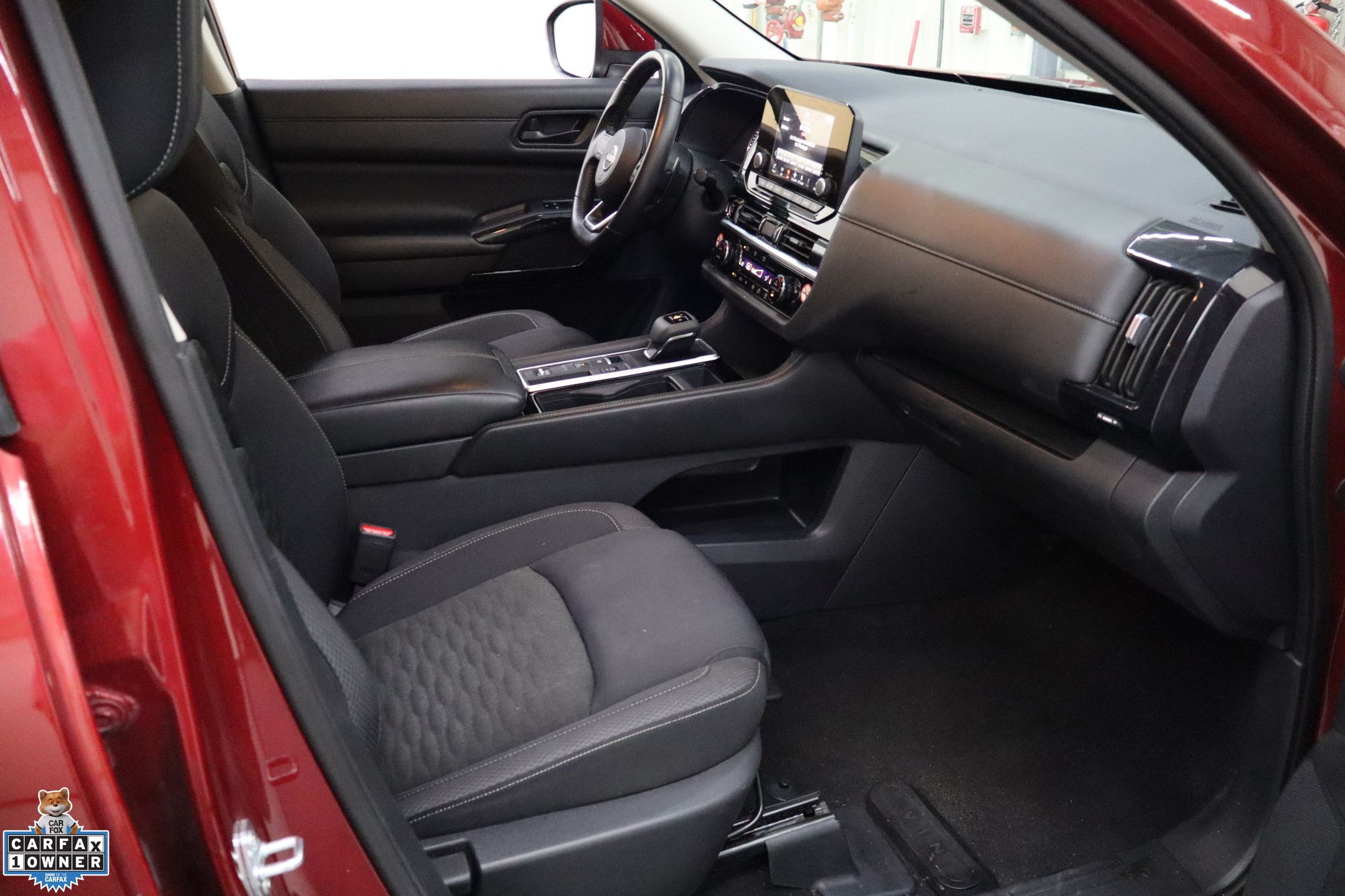 2024 Nissan Pathfinder SV photo 27