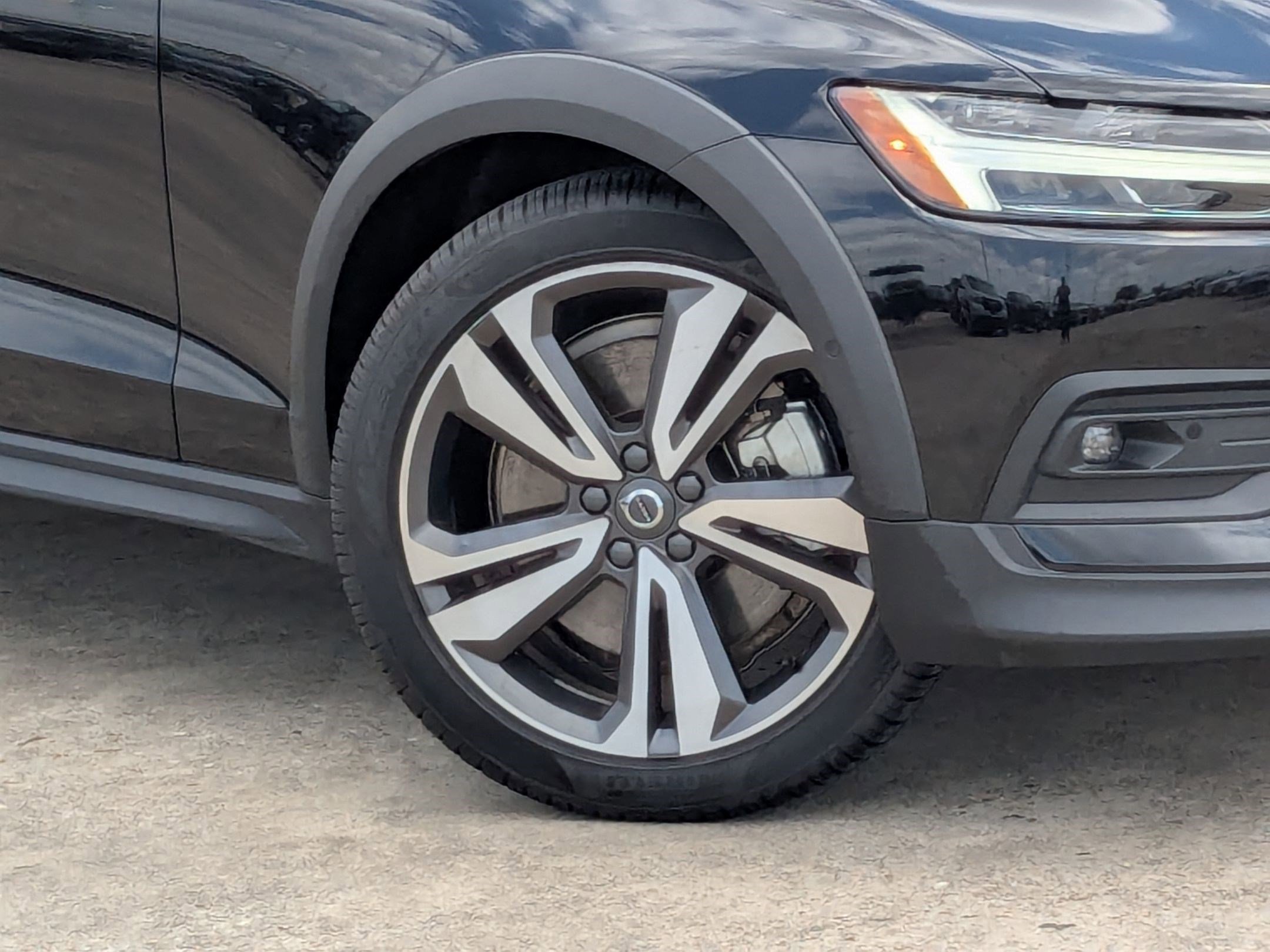 2023 Volvo V60 Cross Country B5 Plus photo 10