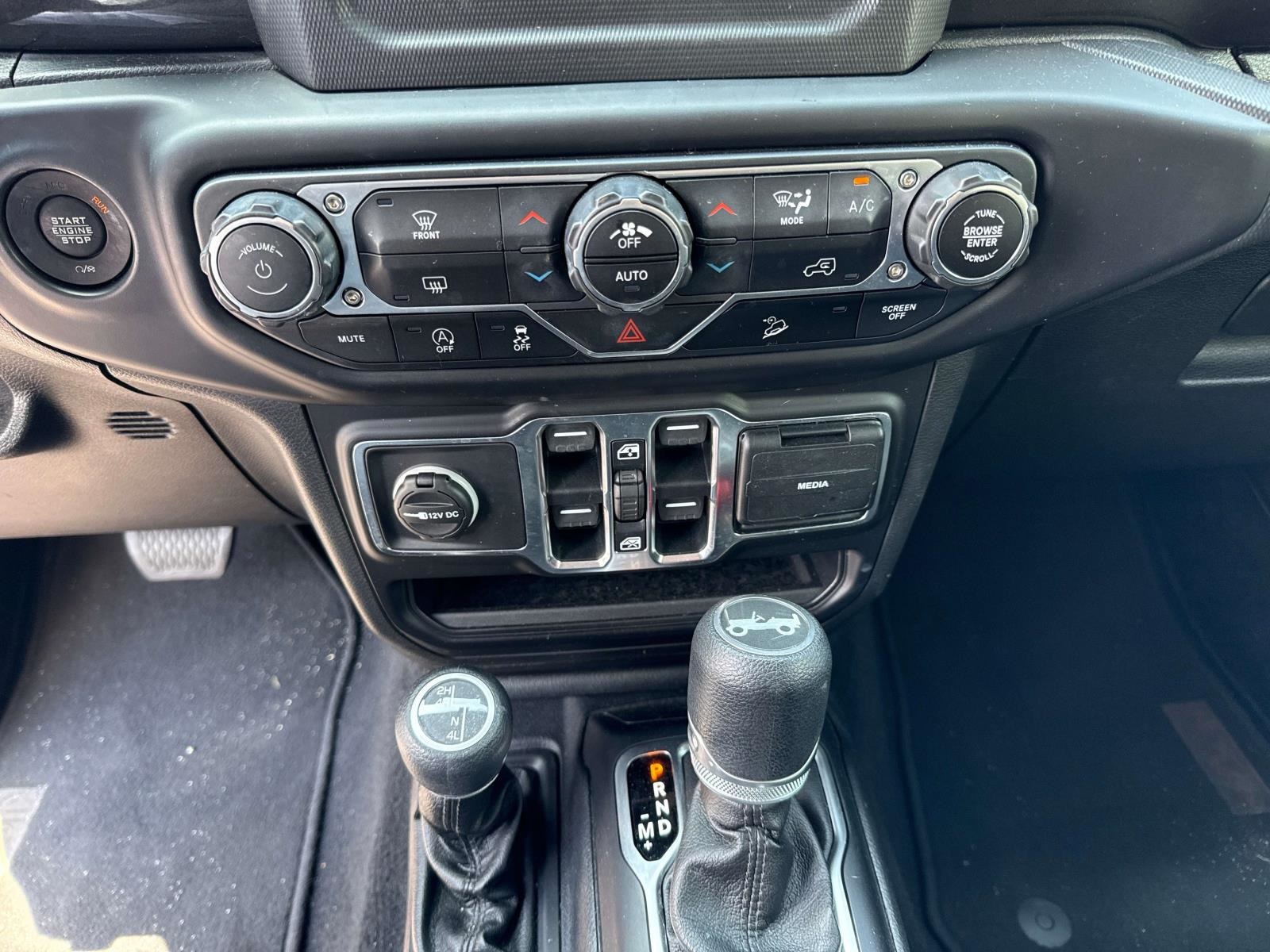 2019 Jeep Wrangler Unlimited Sport Altitude photo 25