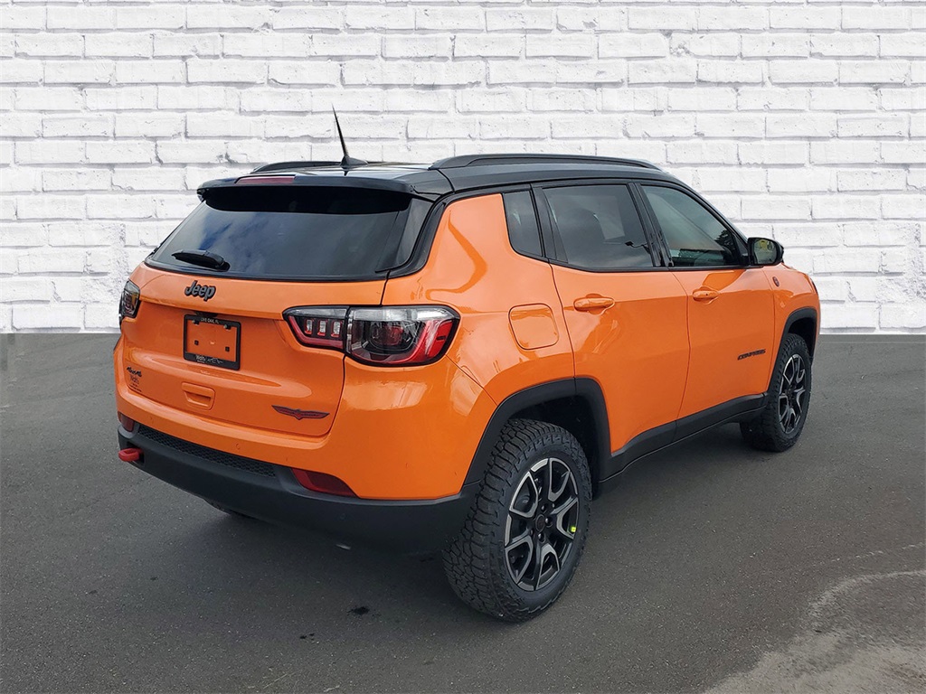 2026 Jeep Compass Trailhawk photo 2