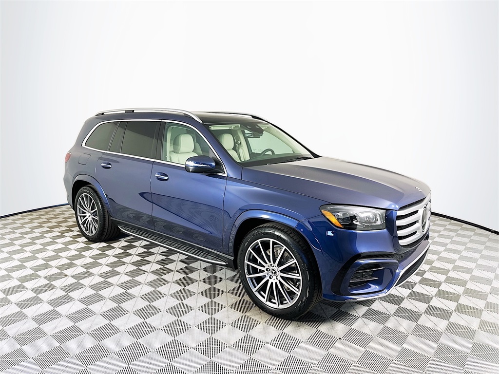 2026 Mercedes-Benz GLS Base's photo