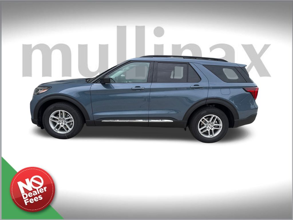 2025 Ford Explorer photo 2