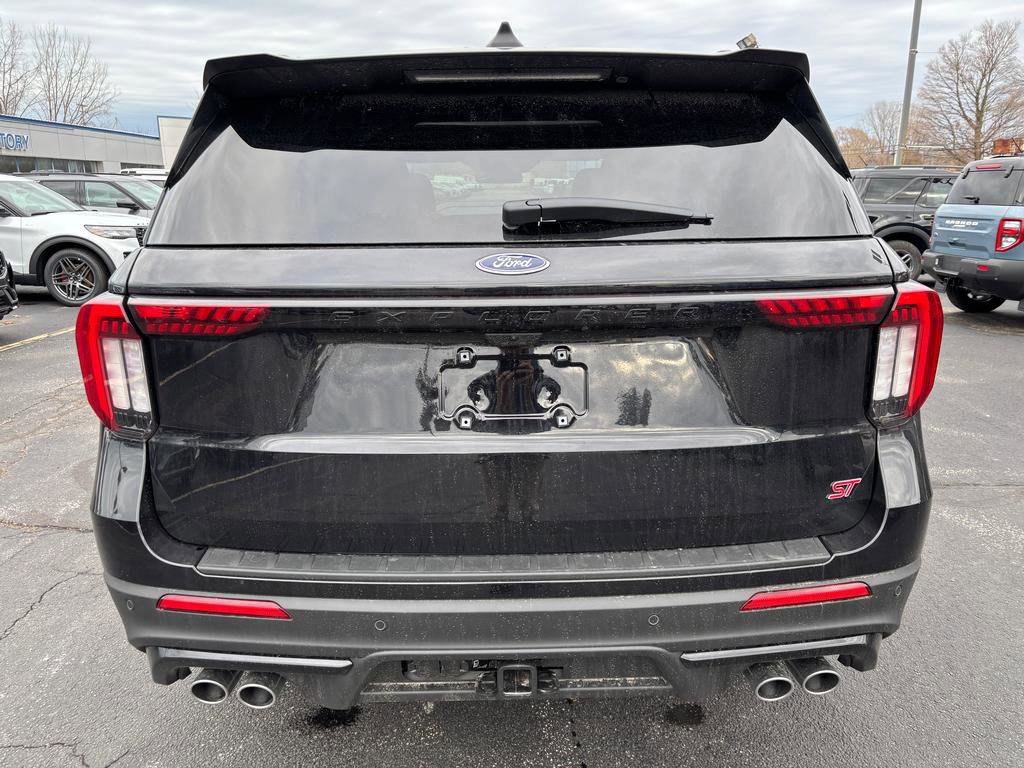 2026 Ford Explorer ST photo 4