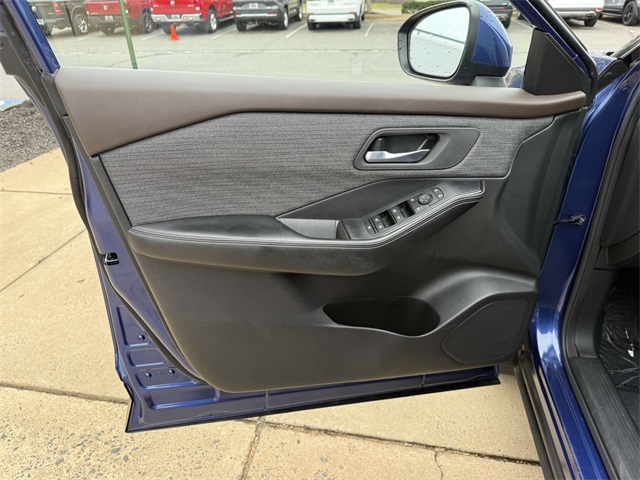 2021 Nissan Rogue SV photo 24