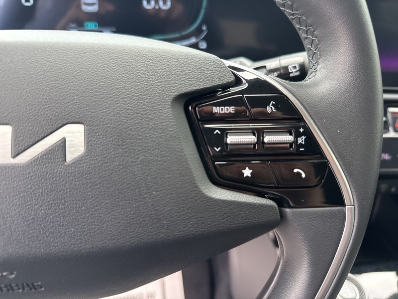 2023 Kia Niro EX Touring photo 21