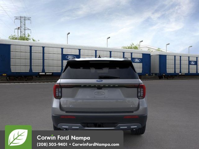 2025 Ford Explorer photo 3