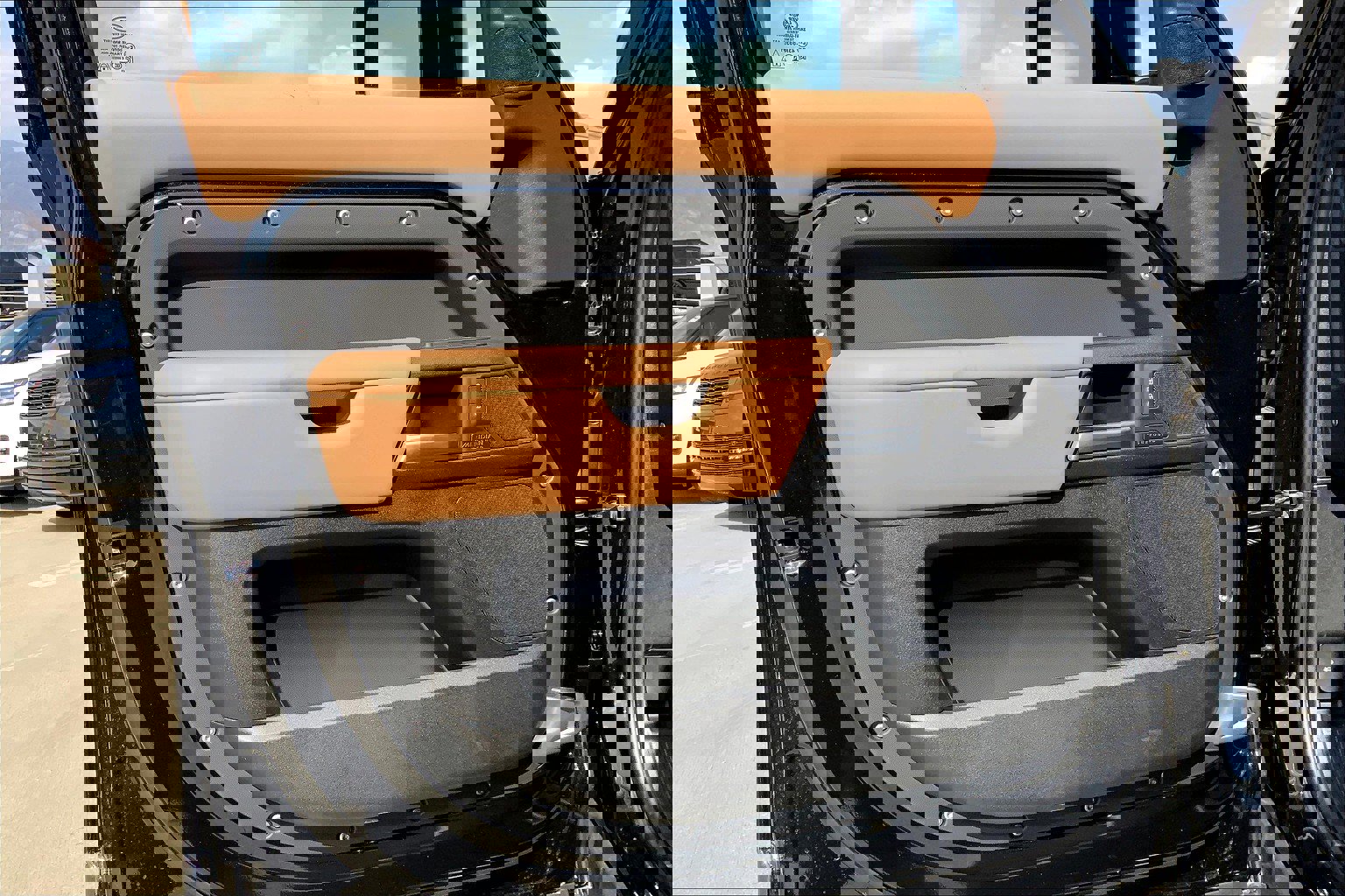 2025 Land Rover Defender 130 V8 photo 4