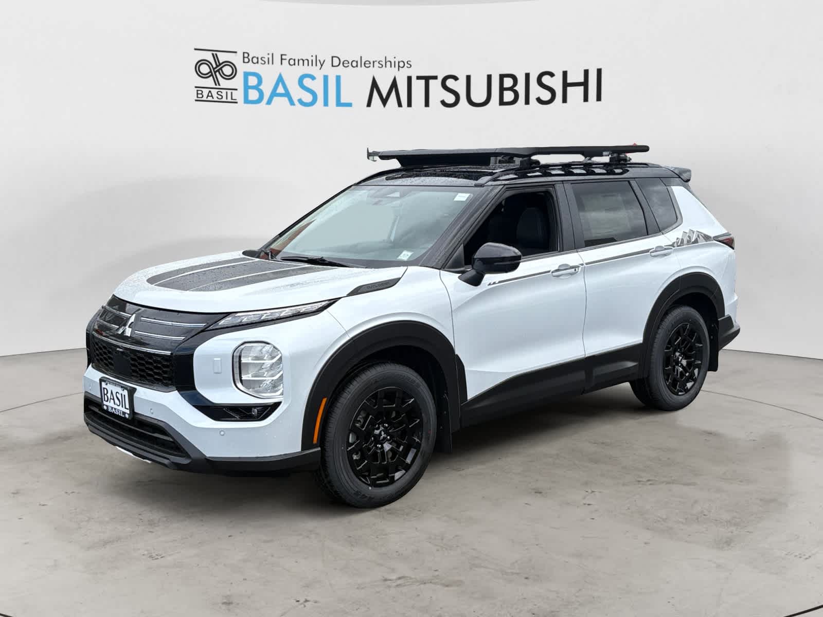 2025 Mitsubishi Outlander Trail Edition's photo