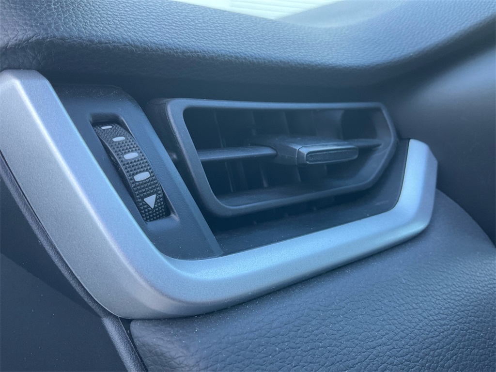 2023 Toyota RAV4 XLE photo 22