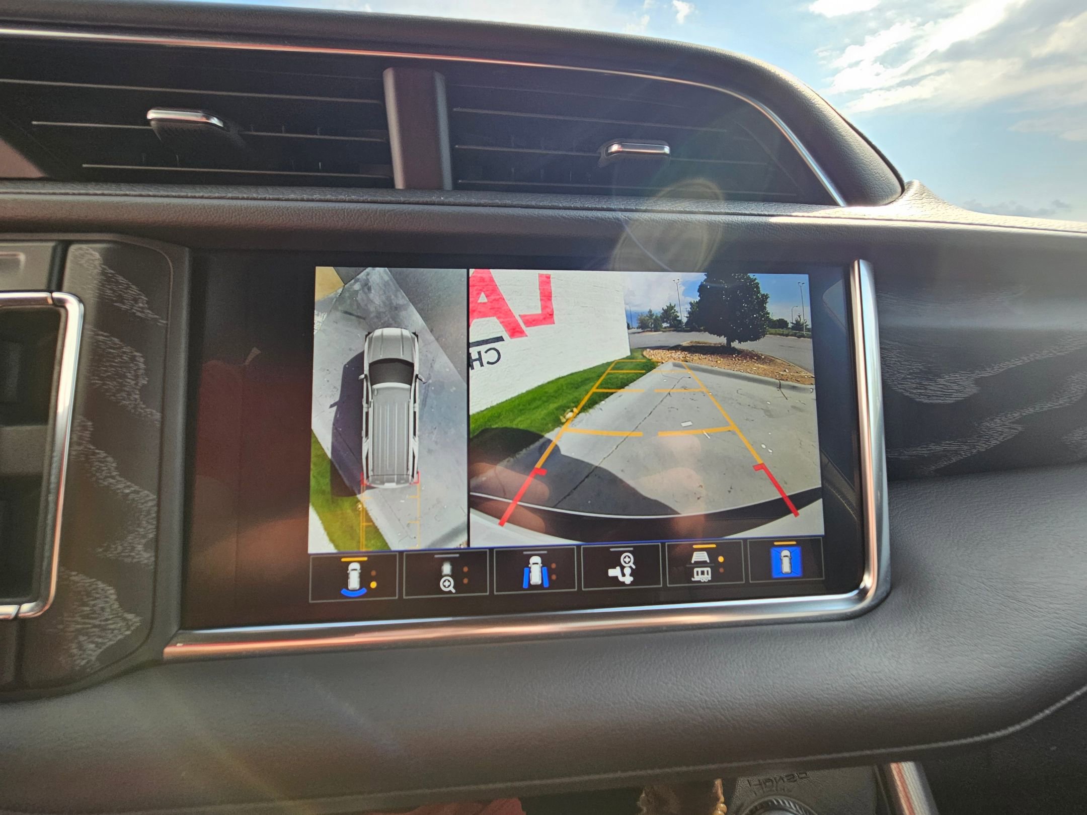 2023 Gmc Yukon Denali photo 29