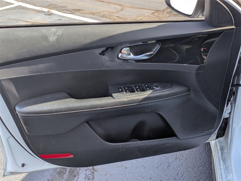 2020 Kia Forte GT-Line photo 8