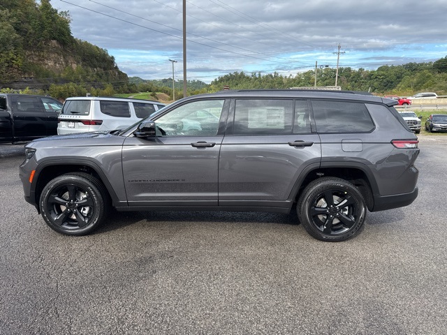 2025 Jeep Grand Cherokee Altitude X photo 3