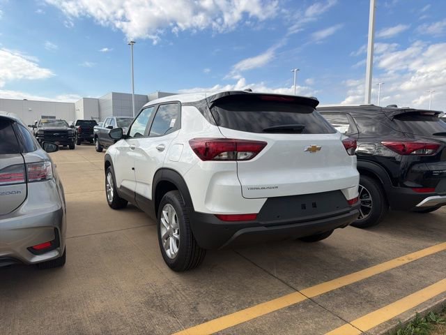 2026 Chevrolet Trailblazer LS photo 2