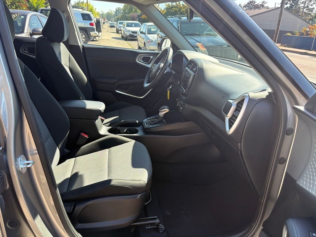 2023 Kia Soul LX photo 25