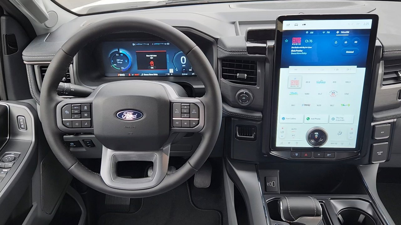 2025 Ford F-150 Lightning photo 21