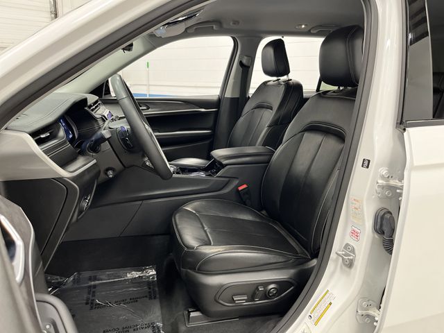 2023 Jeep Grand Cherokee Limited photo 4